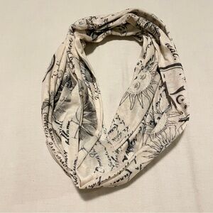 LitJoy Crate Discovery of Witches Infinity Scarf All Souls Trilogy